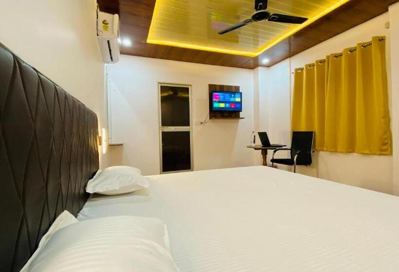 Номер Deluxe, Royal Excellency Inn