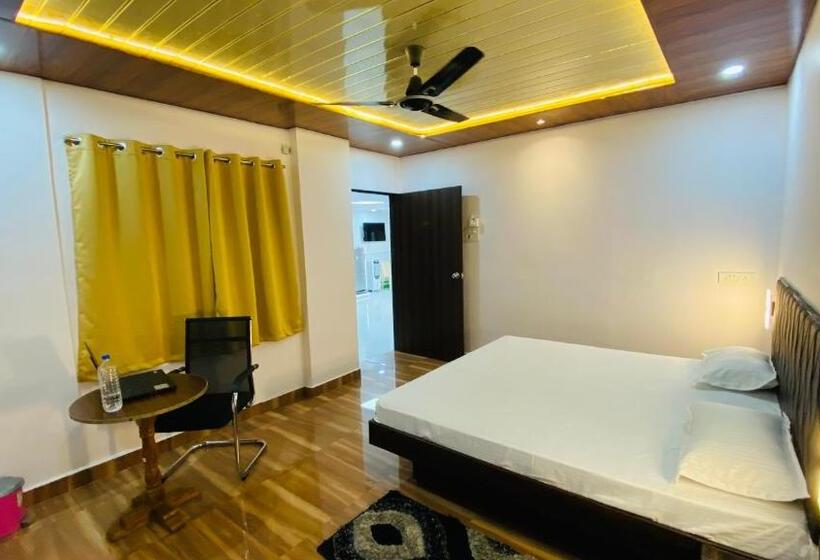 Номер Economy, Royal Excellency Inn