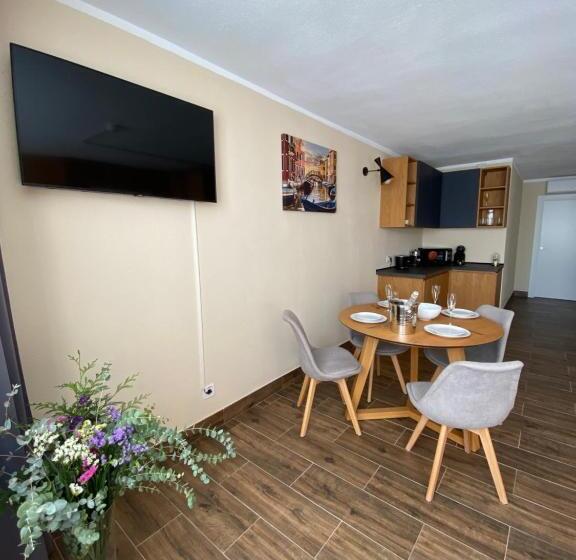 디럭스 스튜디오, El Patio Hostal