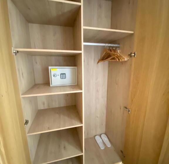 디럭스 스튜디오, El Patio Hostal