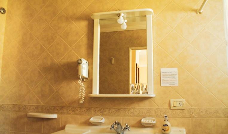 اتاق استاندارد سه نفره, 349 Suites
