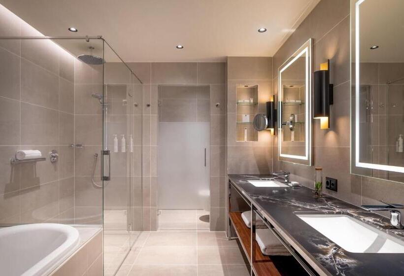 سوئیت کلاب, Geneva Marriott