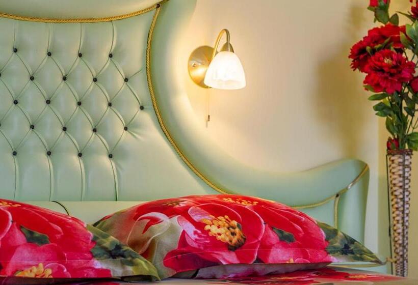 חדר סטנדרט עם מרפסת, Boutique Guest House  Sofia