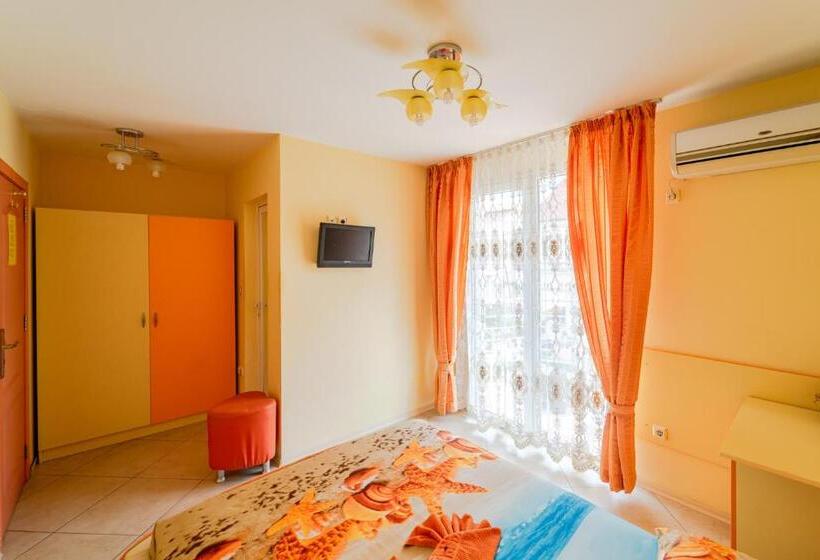 חדר סטנדרט עם מרפסת, Boutique Guest House  Sofia
