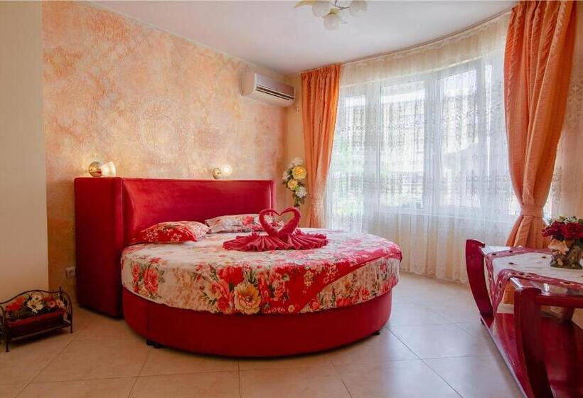 חדר דלוקס צדדי נוף לים, Boutique Guest House  Sofia