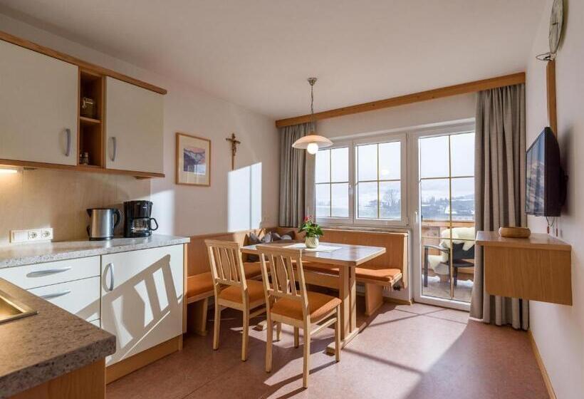 آپارتمان 3 خوابه, Pension Schusterhof