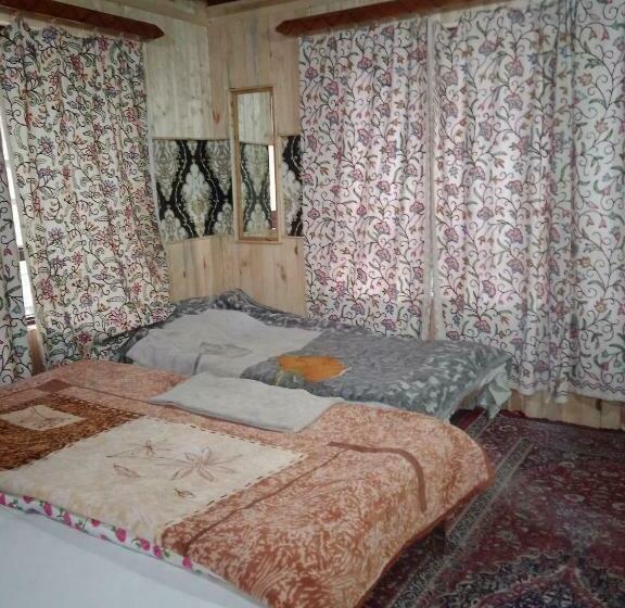 Трехместный Номер Комфорт, Rainbow Palace Pahalgam