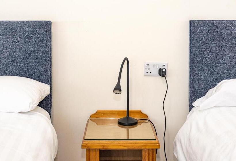 اتاق استاندارد چهار تخته, Aisling Guest House