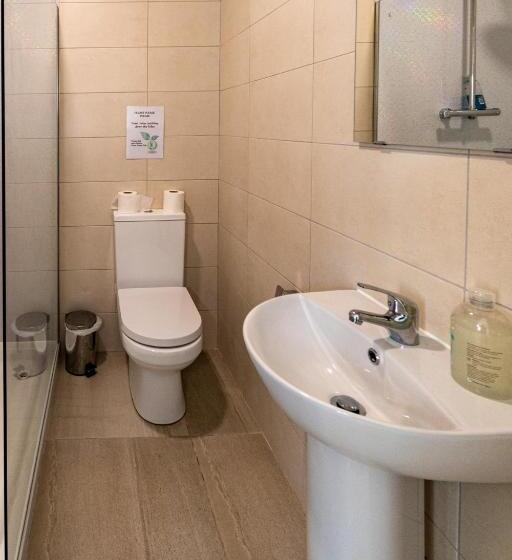 اتاق استاندارد سه نفره, Aisling Guest House