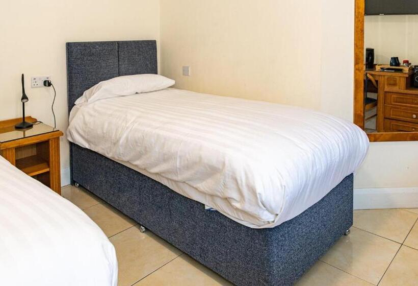 اتاق استاندارد چهار تخته, Aisling Guest House
