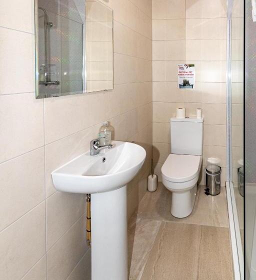 اتاق استاندارد سه نفره, Aisling Guest House