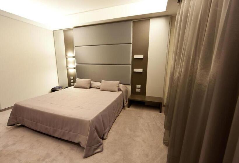 غرفة قياسية, Albergo Dei Laghi