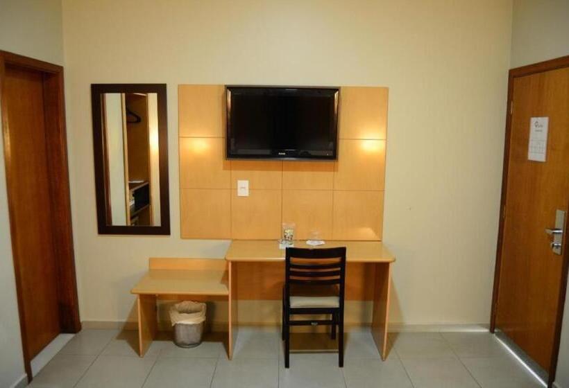 스탠다드 트리플 룸, Limeira Suites