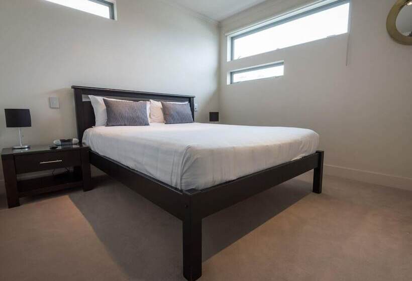 Апартаменты 3 Спальни, Sacred Waters Taupo