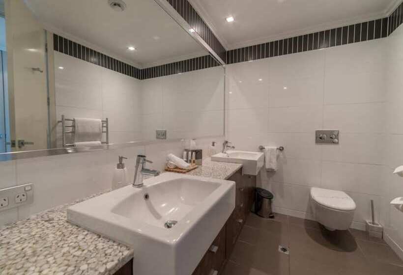Апартаменты 4 Спальни, Sacred Waters Taupo