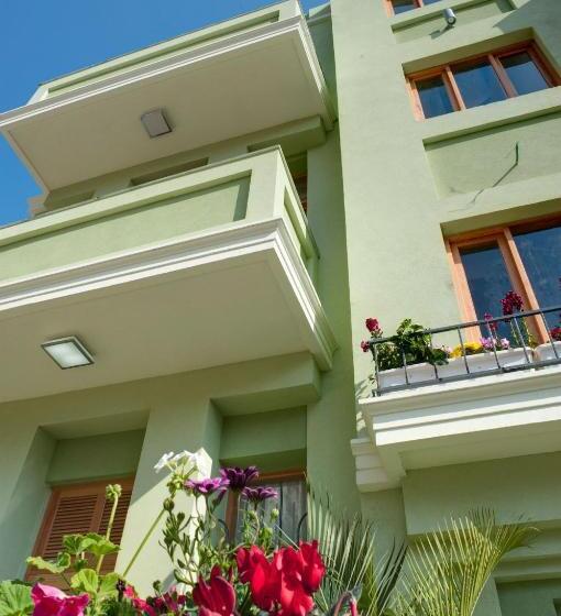 高级工作室, Residence Suites