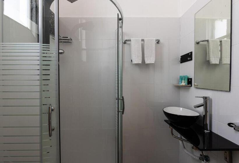 标准工作室, Residence Suites
