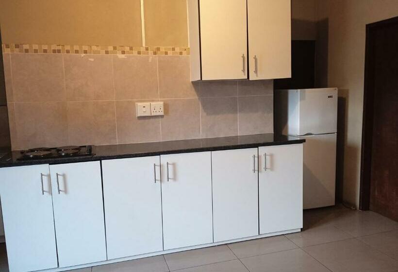 이코노미 룸, Lux Contractors Accommodation