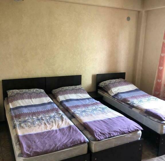 اتاق خانوادگی, Adilet Fatima Guest House
