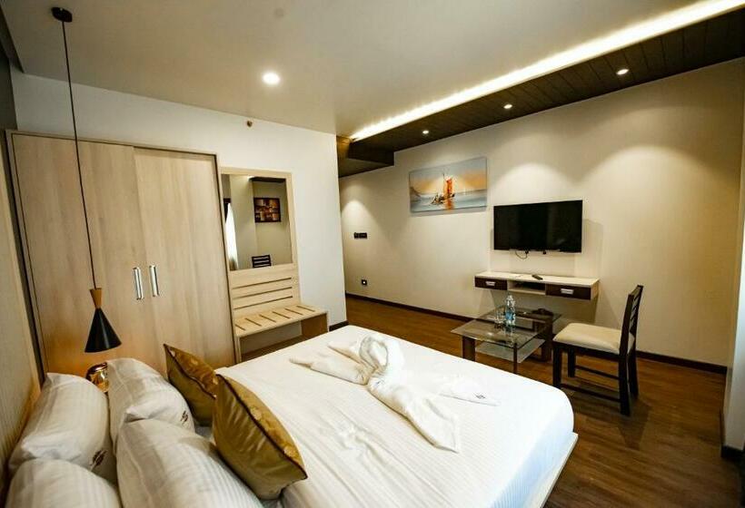 اتاق استاندارد, The Royal Palace Hotel 400703