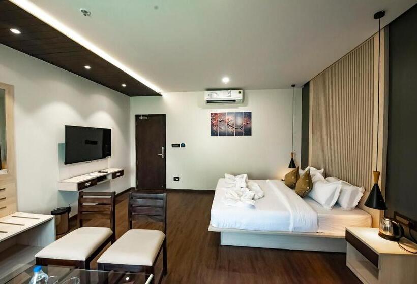 اتاق استاندارد با تخت بزرگ, The Royal Palace Hotel 400703