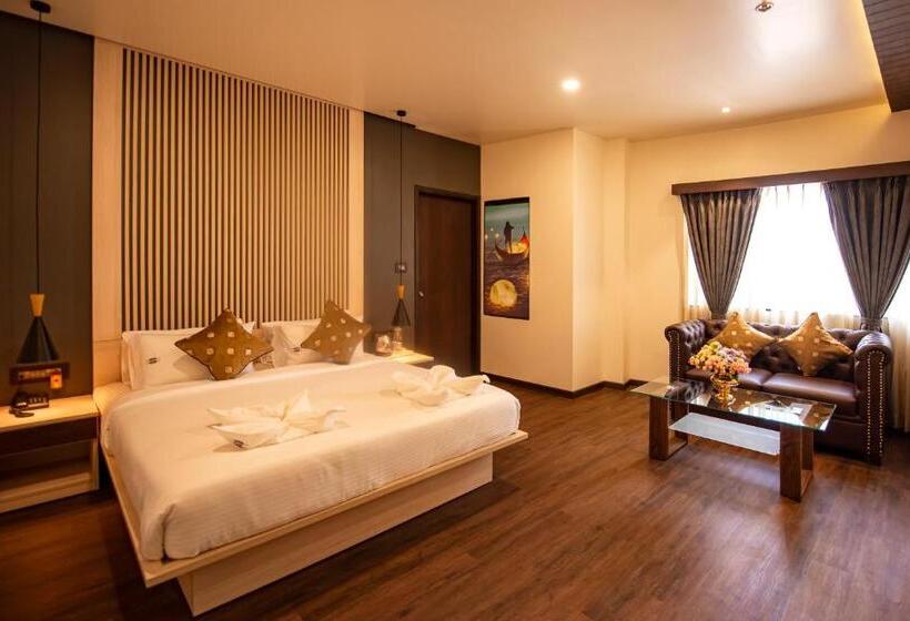 اتاق استاندارد با تخت بزرگ, The Royal Palace Hotel 400703