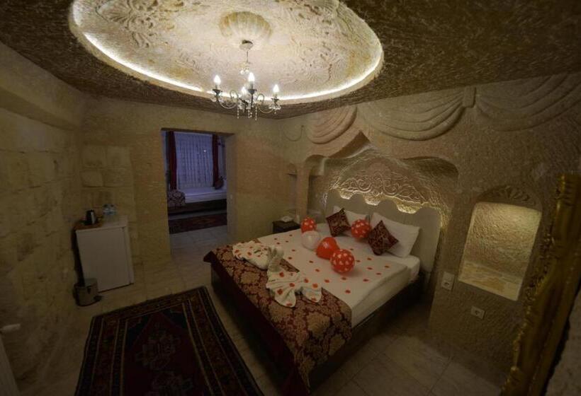 Quarto Triplo Estandar, Dedeli Konak Cave