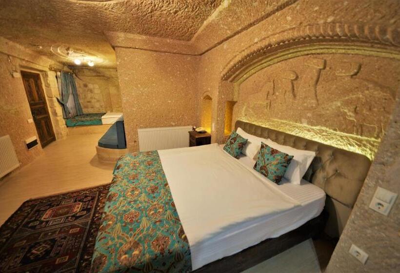 Quarto Triplo Estandar, Dedeli Konak Cave