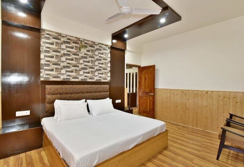 Family Suite, Devlok