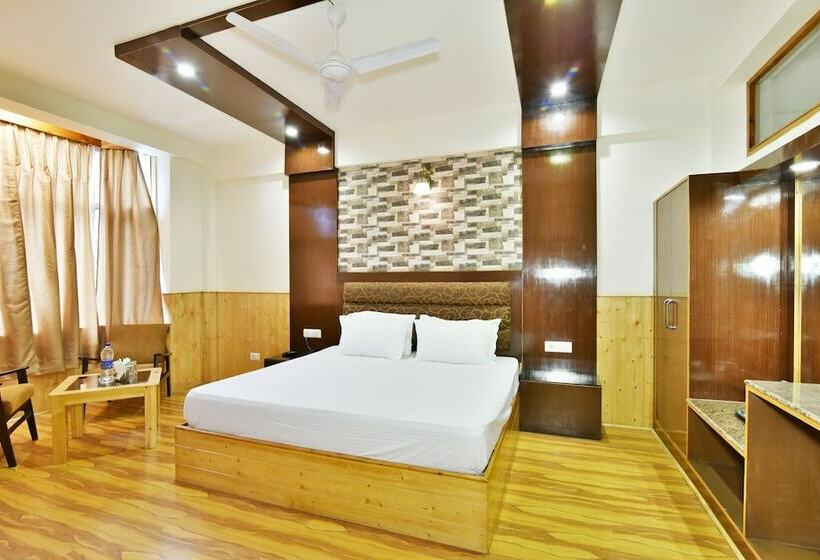 Deluxe Room, Devlok
