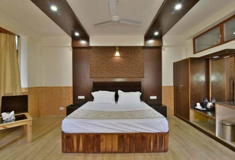 Deluxe Room, Devlok