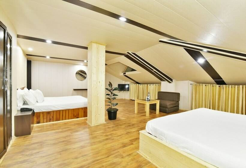 Family Suite, Devlok