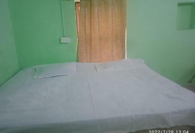 Triple Classic Room, Shri Swami Sheetal Das Akhada B1 88 Assi , Near Pushkar Talab,varanasi, Ashram Dharmshala