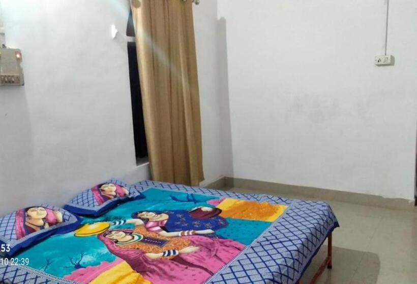 Standard Room, Shri Swami Sheetal Das Akhada B1 88 Assi , Near Pushkar Talab,varanasi, Ashram Dharmshala
