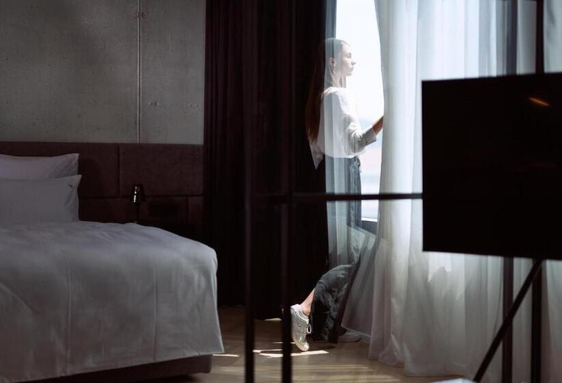 استودیو استاندارد با چشم‌انداز, Neu Residences Smart Stay