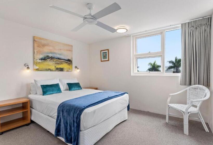 Апартаменты 2 спальни Вид на Сад, 84 The Spit Holiday Apartments
