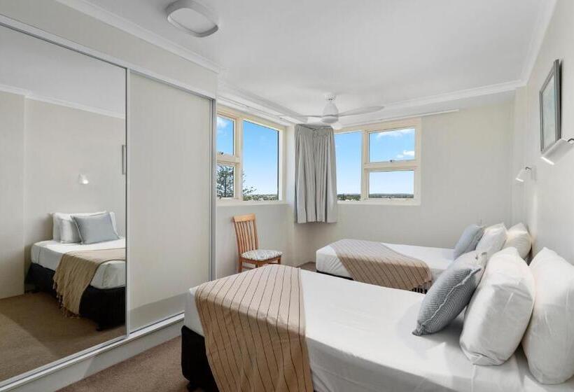 Superior 2-bedroom flat with sea view, 84 The Spit Holiday Apartments