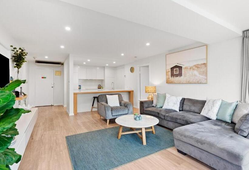 Апартаменты Superior 2 Спальни, 84 The Spit Holiday Apartments