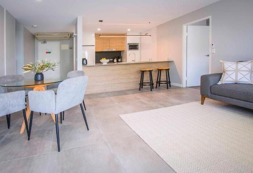 Апартаменты Superior 2 Спальни, 84 The Spit Holiday Apartments