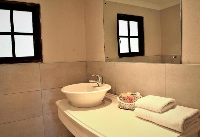 اتاق استاندارد با چشم‌انداز باغ, Numbi & Garden Suites