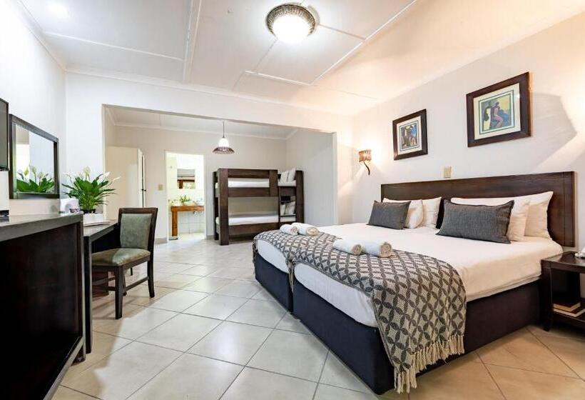 اتاق خانوادگی با چشم‌انداز باغ, Numbi & Garden Suites