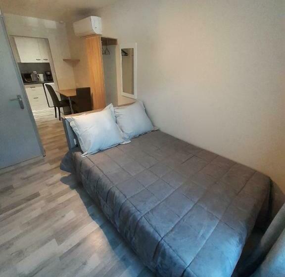 استودیوی استاندارد, Les Appartements Du Saint Hubert