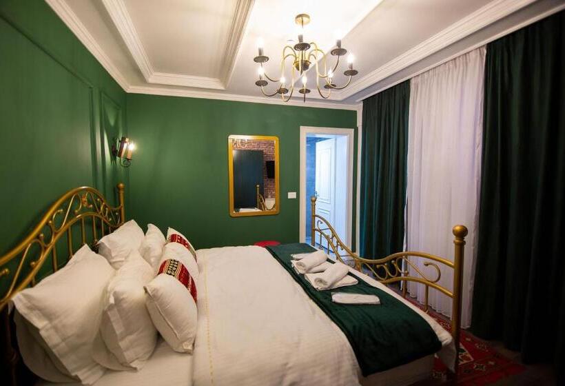 اتاق لوکس, Boutique Hotel Kooperativa
