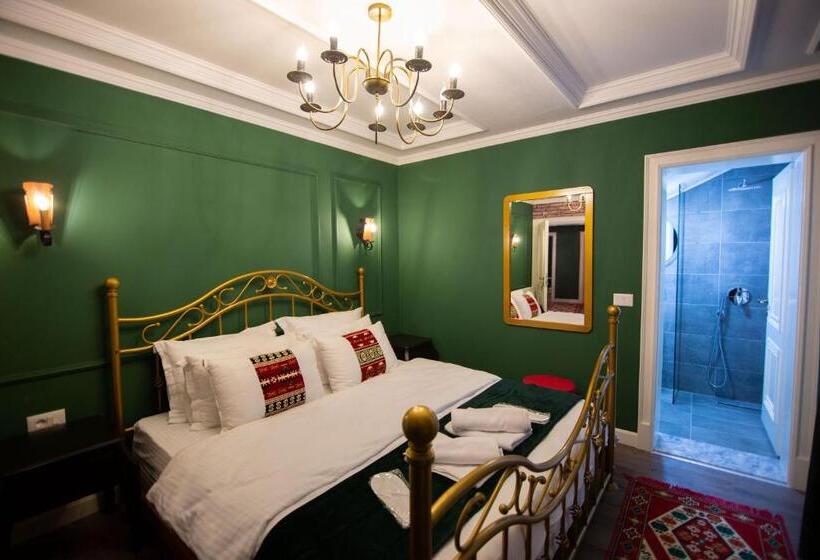 اتاق لوکس, Boutique Hotel Kooperativa