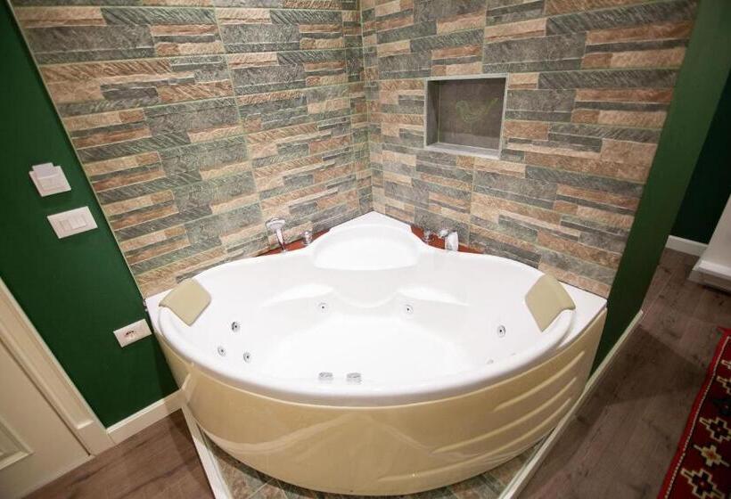 اتاق سوپریور با تخت بزرگ, Boutique Hotel Kooperativa