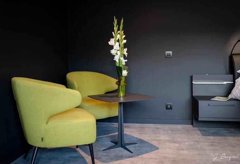Трехместный Номер Deluxe, Boutique Hôtel, La Cour De La Reine, Rooftop & Bistronomique Restaurant