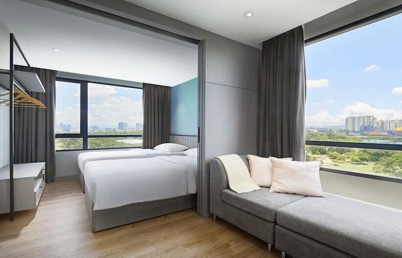 استودیوی استاندارد, Komune Living & Wellness In The Park