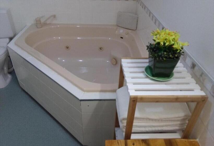 Номер Economy, Colonial Lodge Motel