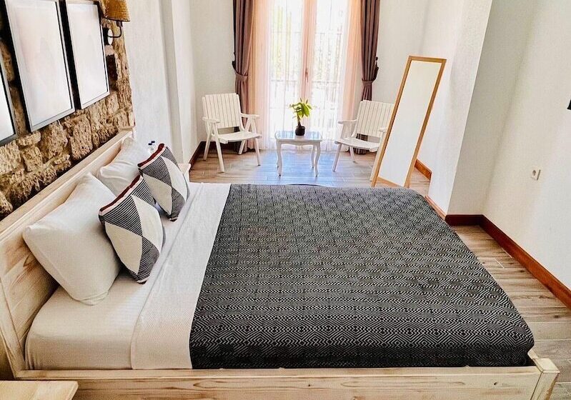 اتاق لوکس, Alacati Lulja