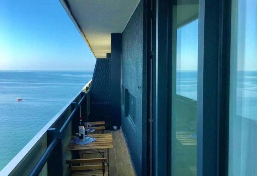 استودیوی استاندارد با چشم‌انداز دریا, Orbi City Batumi With Sea View